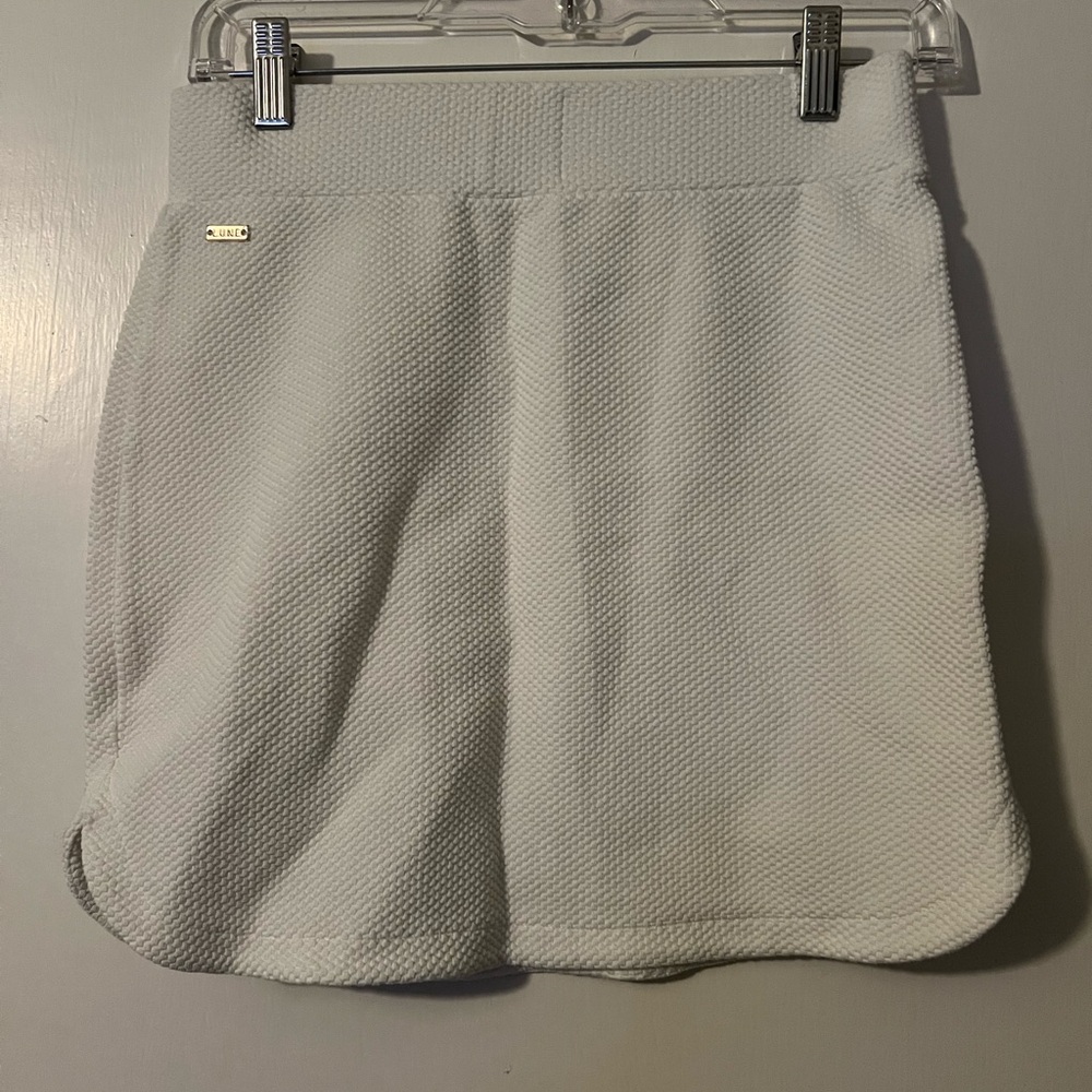 Lune “Moon” White Textured Women's Active Skirt